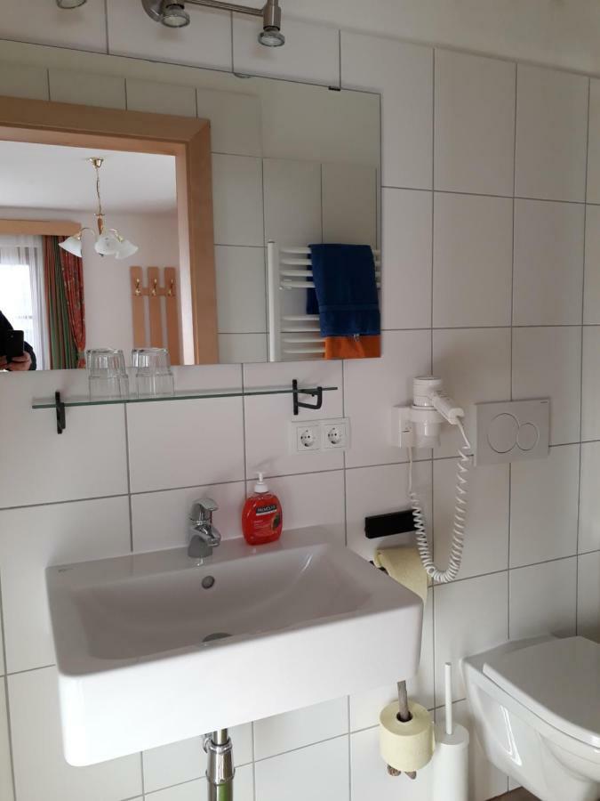 Privatzimmervermietung Wiederkehr 알텐막팀퐁와 외부 사진